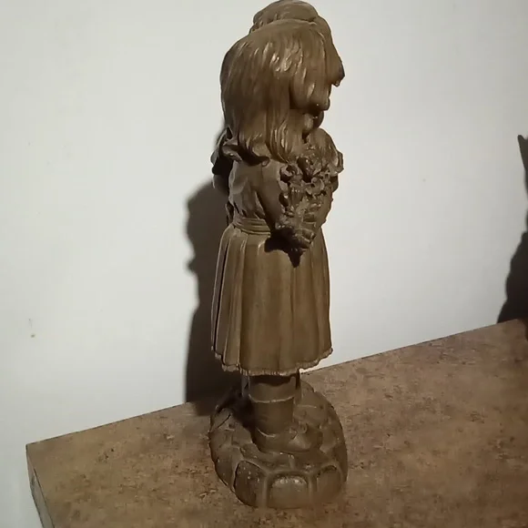 Vintage Faux Bronze Wood Carved Garden Statue 1970-80's Boy & Girl Kissing - Picture 4 of 7